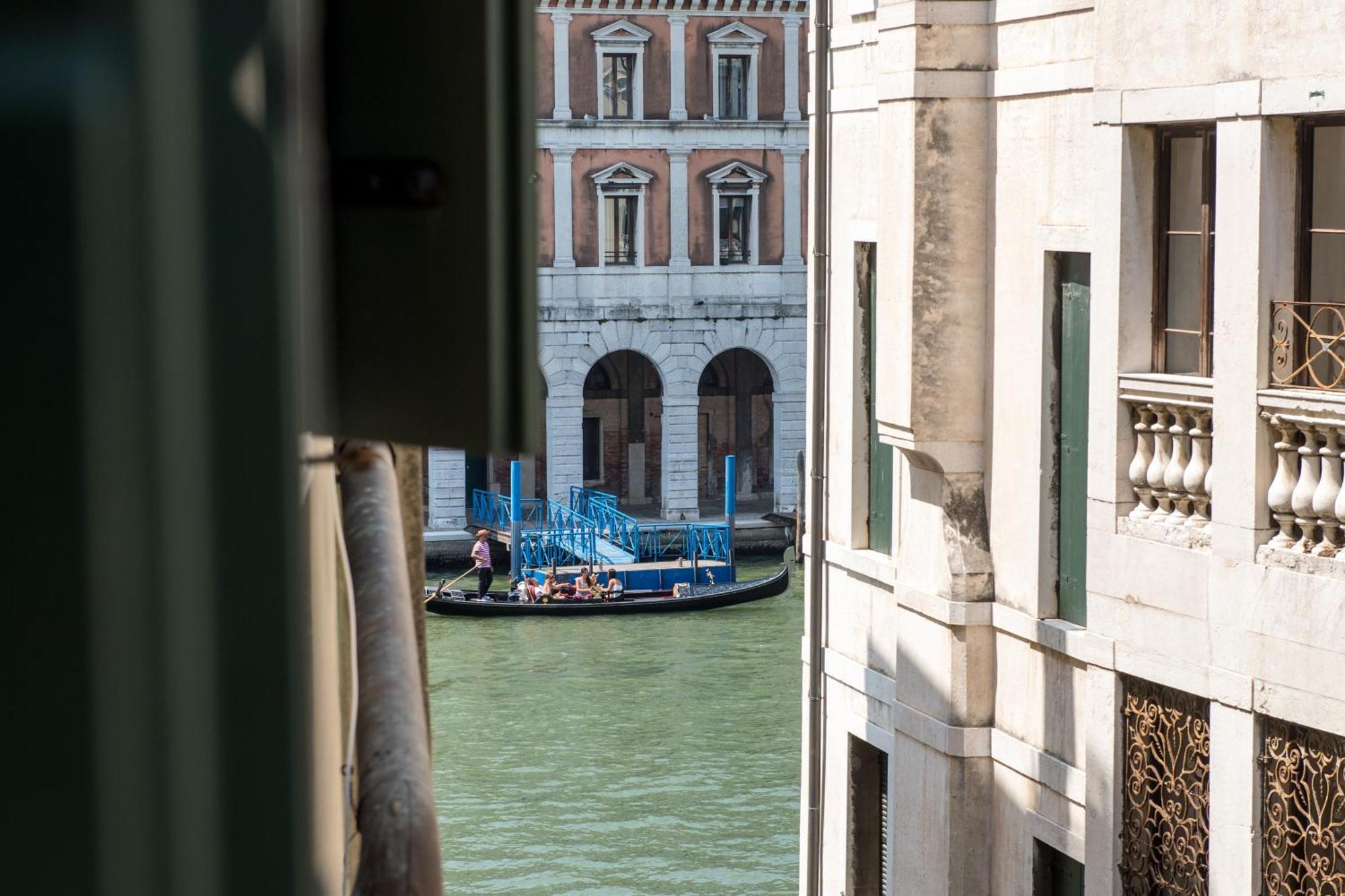 Locanda Leon Bianco On The Grand Canal Venetië Kamer foto